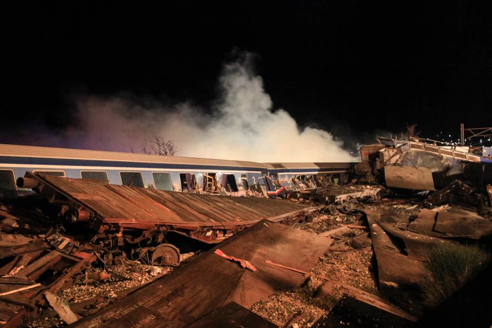 VIDEO. Imagini cu momentul în care cele două trenuri s-au ciocnit în Grecia. Ce i-a spus șeful de gară mecanicului trenului „morții”