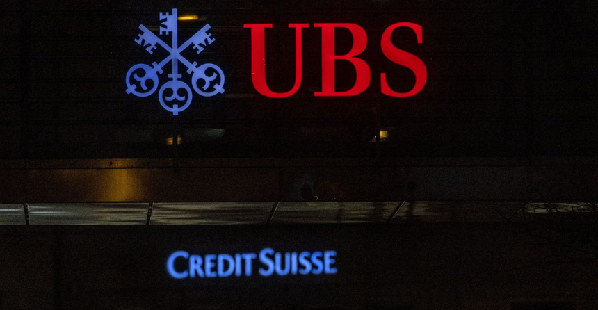 Credit Suisse şi UBS ar putea beneficia de sprijin de stat şi din partea băncii centrale din Elveţia de peste 260 de miliarde de franci elveţieni