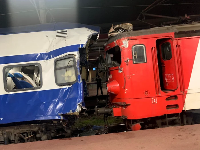 Poliția Galați, noi precizări după accidentul feroviar: Acul ceasului vitezometrului locomotivei a rămas blocat