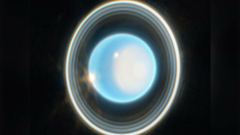O nouă imagine inedită a planetei Uranus, surprinsă de telescopul James Webb