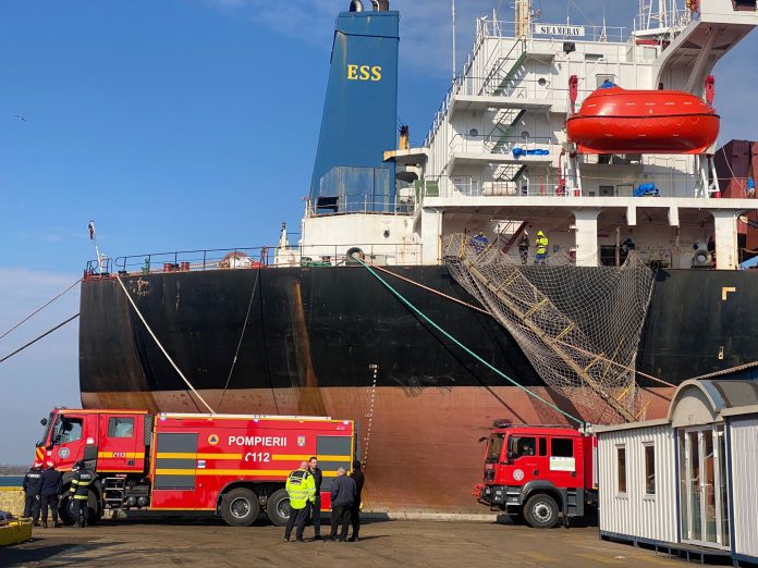 Explozie pe o navă din Șantierul Naval Midia. Trei persoane au fost rănite