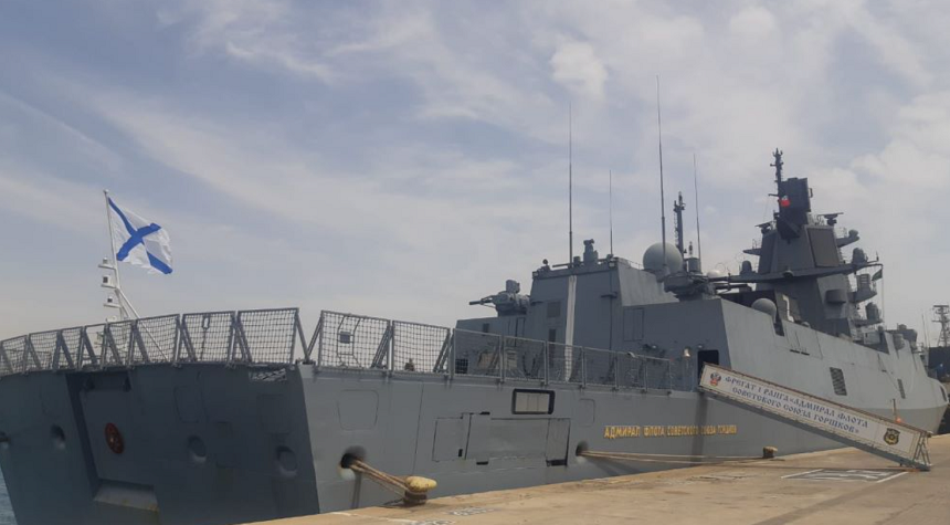 Fregata rusă Admiral Gorşkov şi petrolierul Kama se reaprovizionează în Arabia Saudită, o premieră după zece ani, după exerciţii navale cu China şi Africa de Sud