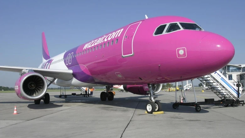 Zeci de pasageri Wizz Air nu au mai avut loc în avion la București – „Sunt pe drumuri, am și oul la mine”