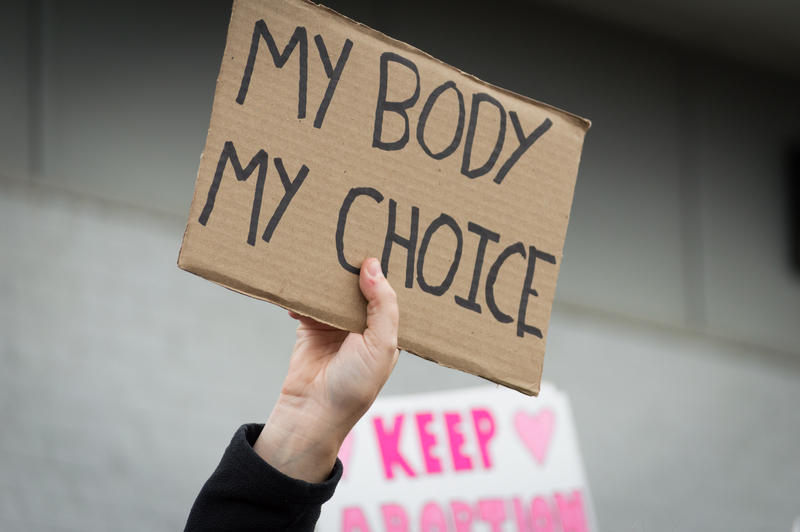 Decizie majoră a Curții Supreme din SUA: A fost menținut accesul la pilula pentru avort