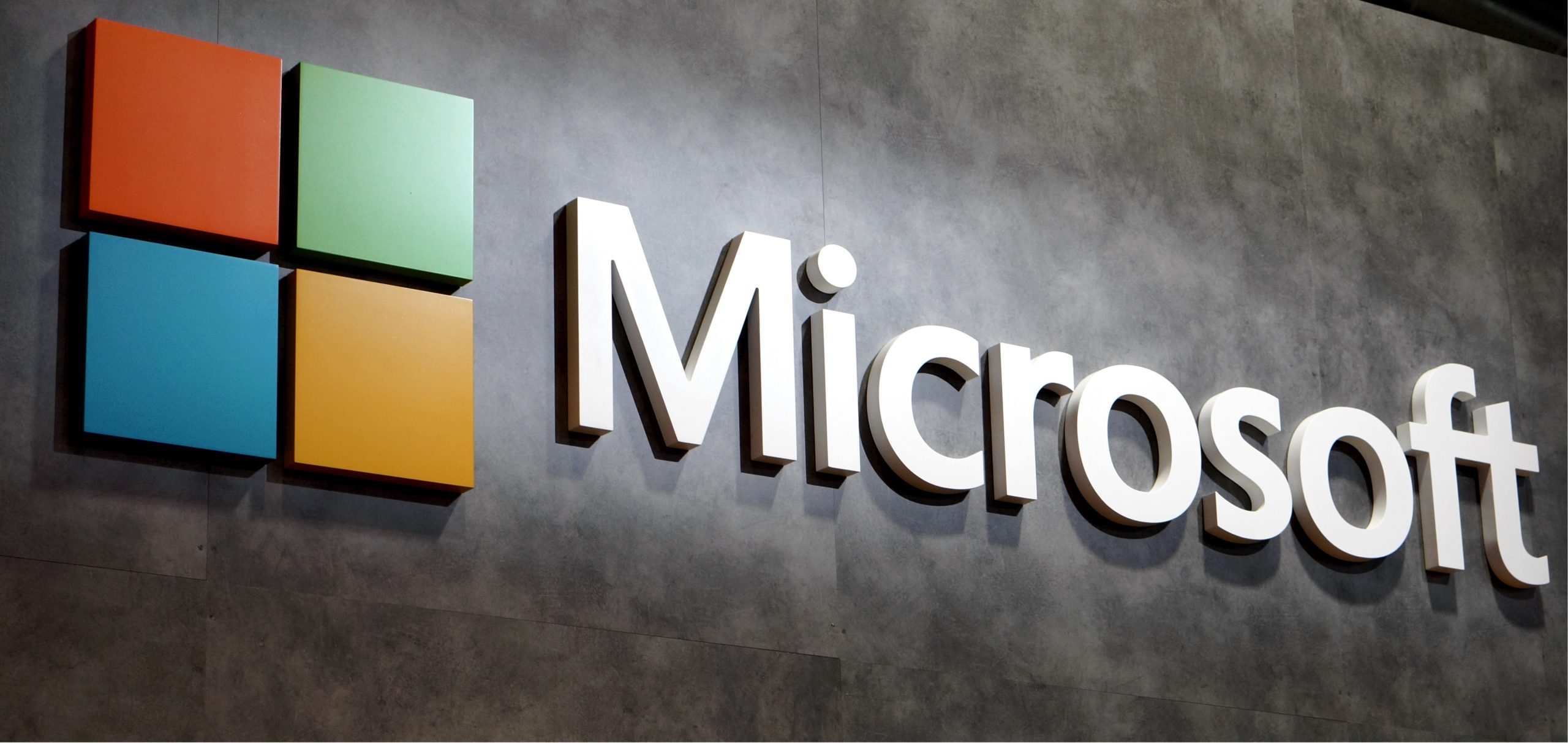 Microsoft, amendată pentru vânzări către companii ruseşti