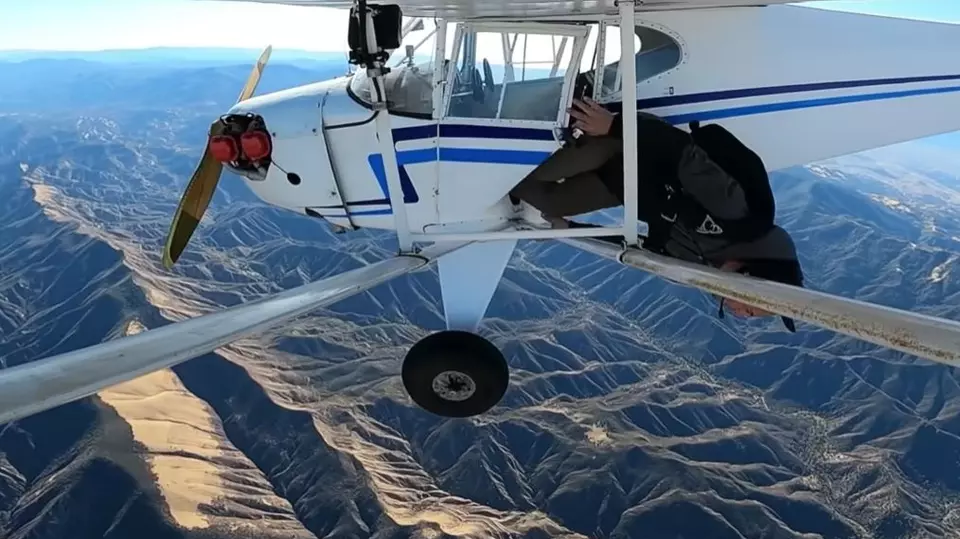 Un creator de conținut s-a prăbușit intenționat cu avionul ca să aibă mai multe vizualizări pe YouTube