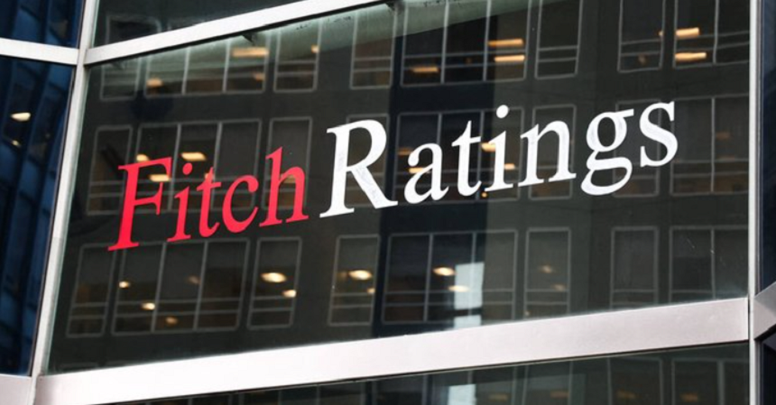 Un nou avertisment puternic al Fitch Ratings cu privire la datoriile SUA a amplificat joi urgenţa negocierilor privind plafonul datoriilor dintre Casa Albă şi republicani