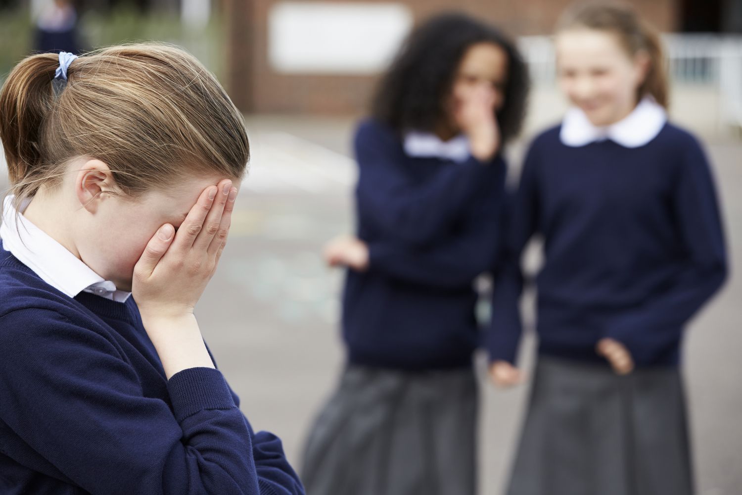 Studiu: Un elev din doi e victima bullying-ului în România