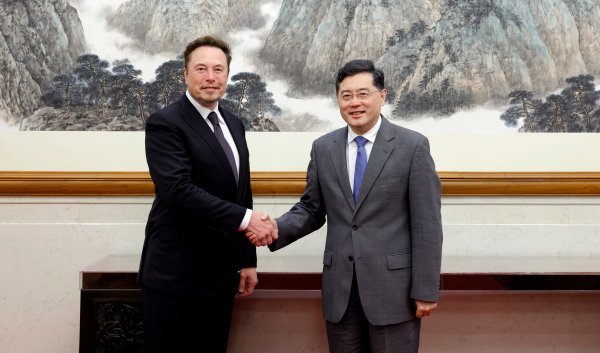 Reuters: Avionul privat al lui Elon Musk a aterizat la Beijing. Şeful Tesla se întâlneşte cu oficiali chinezi de rang înalt