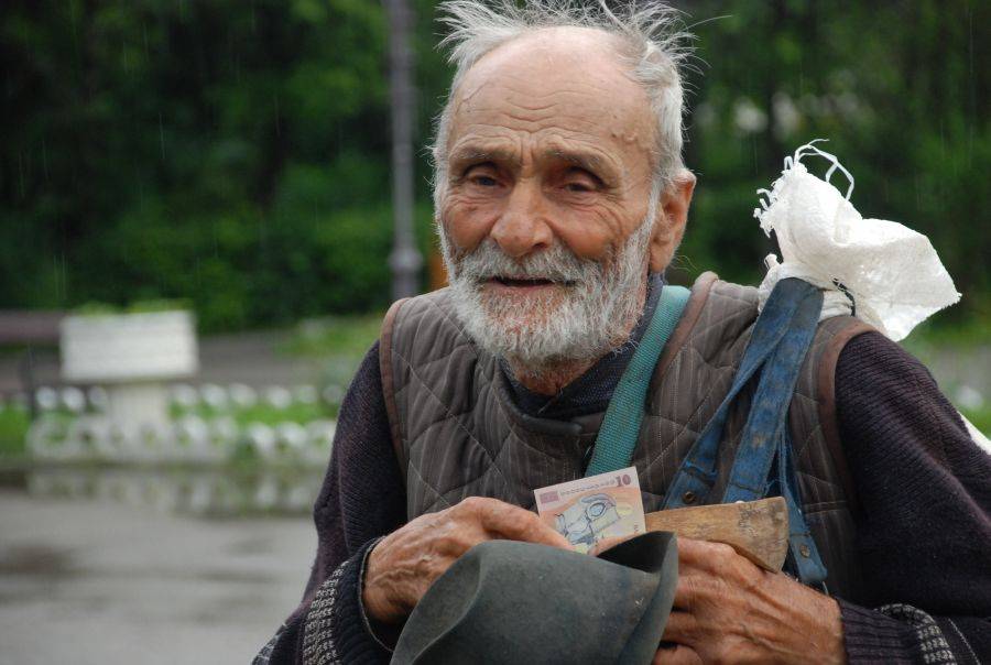 Pensia pe care o primește un român după 35 de ani de muncă pe salariul minim