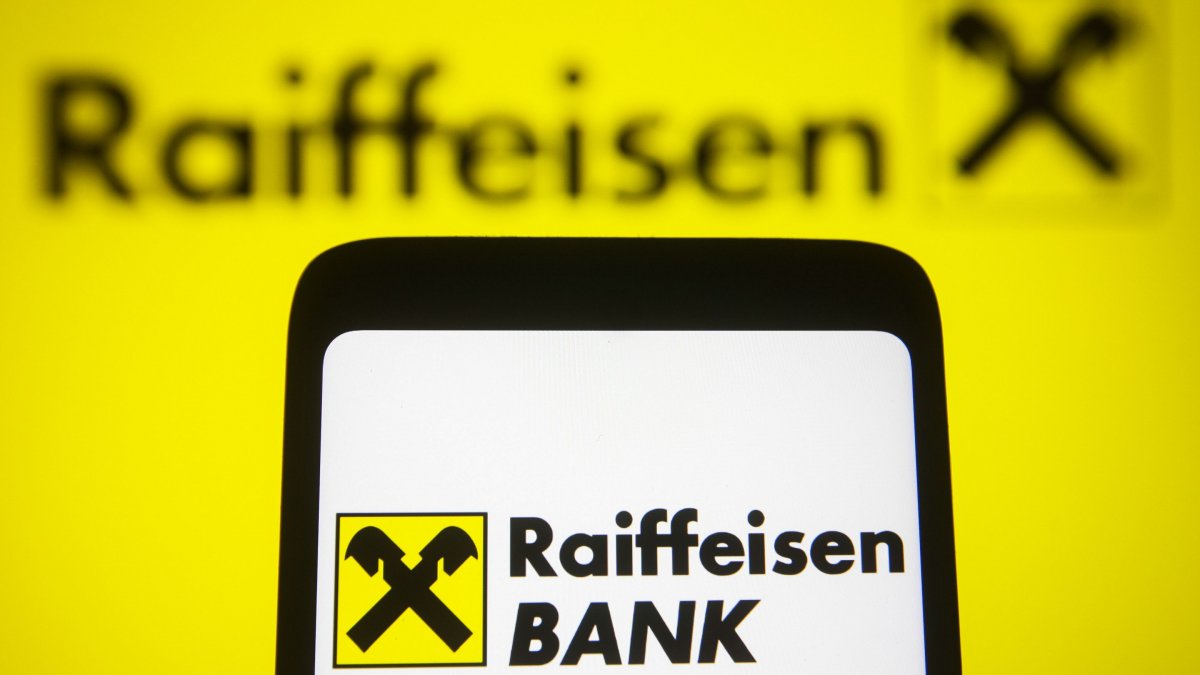 Probleme la Raiffeisen Bank. Mesajul băncii