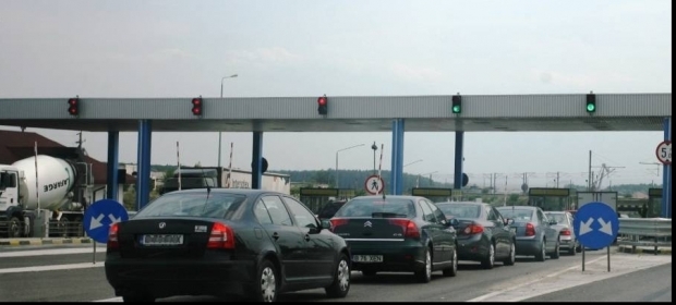 Fără taxă de pod la Fetești. Se vrea fluidizarea traficului în sezonul estival