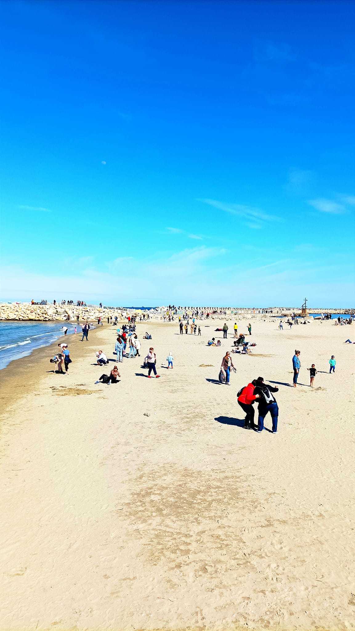Bilanţul patronatelor de 1 Mai: Peste 100.000 de turişti şi vizitatori au fost în weekend pe litoral