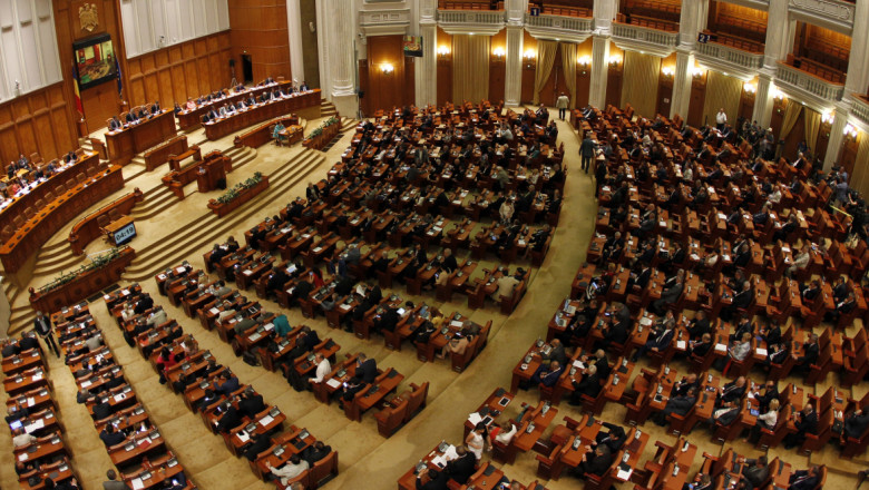 Parlamentul a votat pentru eliminarea pensiilor speciale ale senatorilor și deputaților