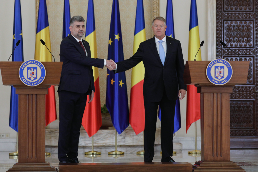 UPDATE – Iohannis l-a desemnat pe Marcel Ciolacu premier / Ciolacu şi-a început declaraţia urându-i „La mulţi ani” preşedintelui şi mulţumindu-i lui Nicolae Ciucă, ”din postura de român”, pentru gestul de onoare pe care l-a făcut – FOTO