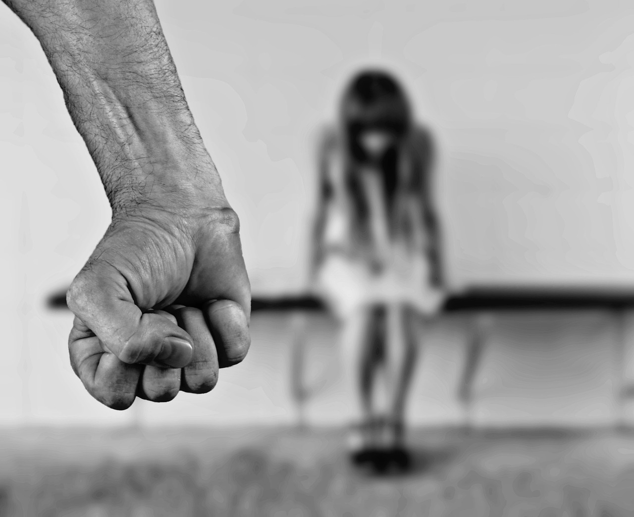 Pas înainte în lupta contra pedofiliei. Legea anti-viol a intrat la vot