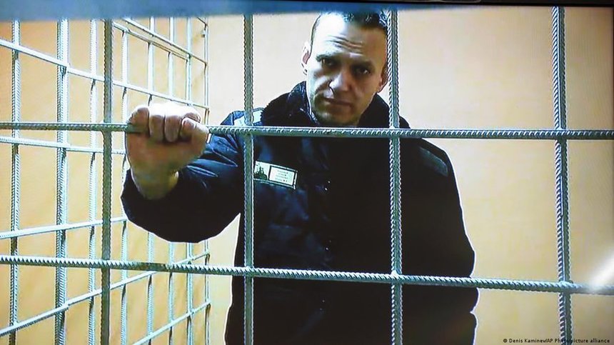 Deja încarcerat, Navalnîi are un nou proces și poate primi zeci de ani de închisoare