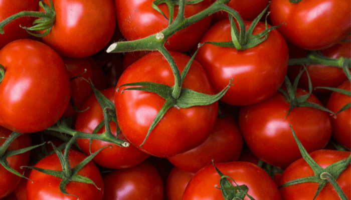 Scandalul tomatelor toxice. A fost lansată o petiție publică pentru introducerea testării legumelor în piețe