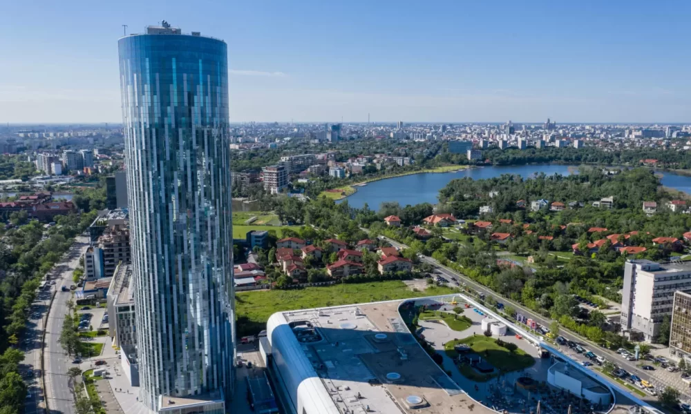 Clădirea SkyTower din București își mărește portofoliul de chiriași cu încă două companii care se alătură portofoliului de prestigiu al turnului.