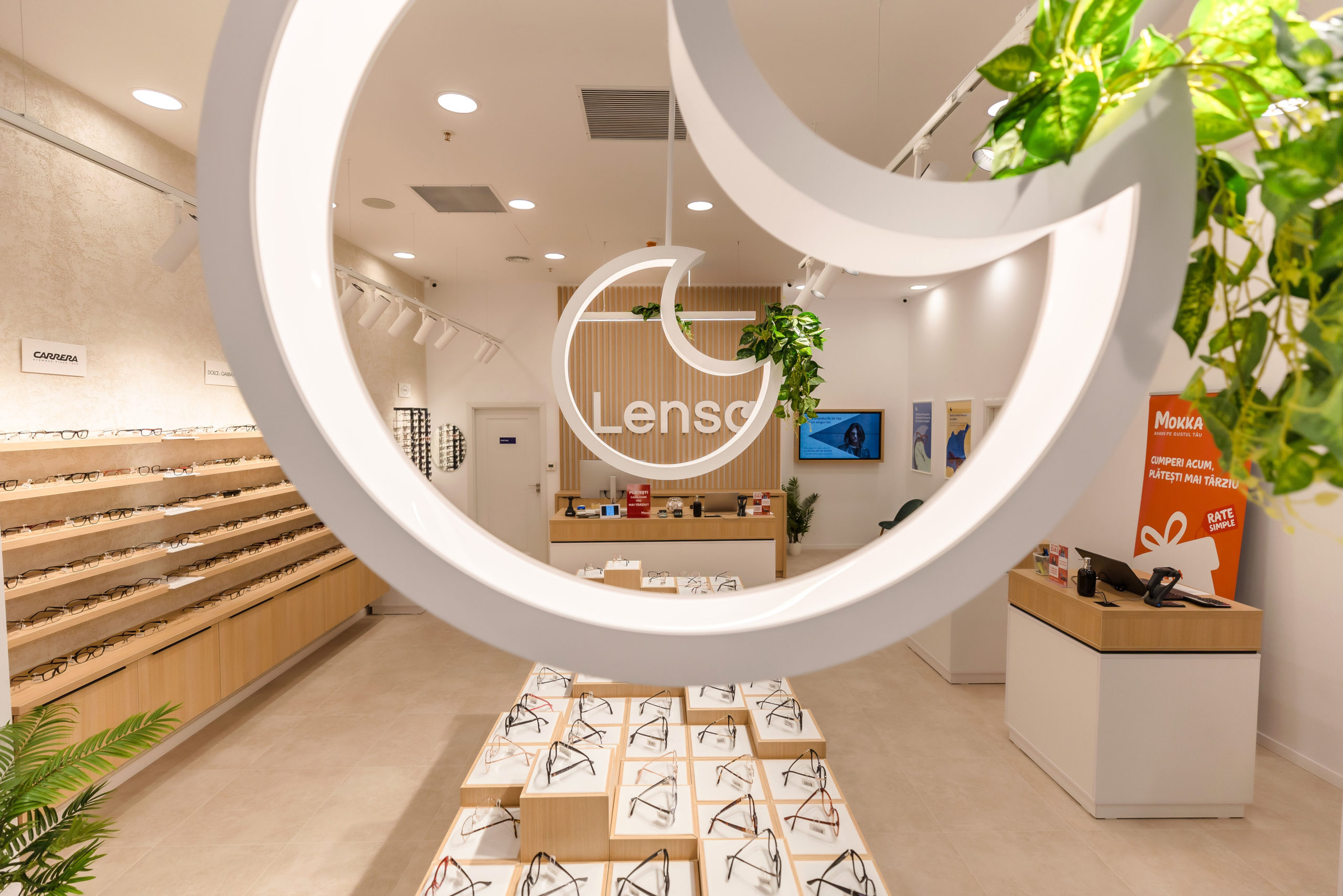 Retailerul de optică Lensa s-a extins în afara ţării şi a deschis primul magazin din Chişinău. Investiţia se ridică la aproximativ 140.000 de euro