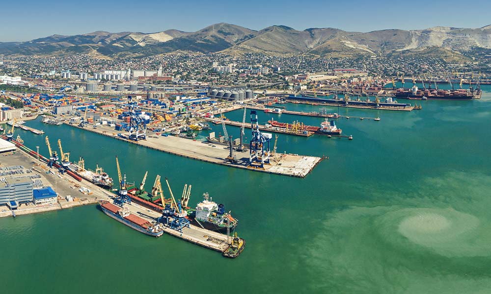 Ucrainenii au atacat principalul port comercial rus de la Marea Neagră