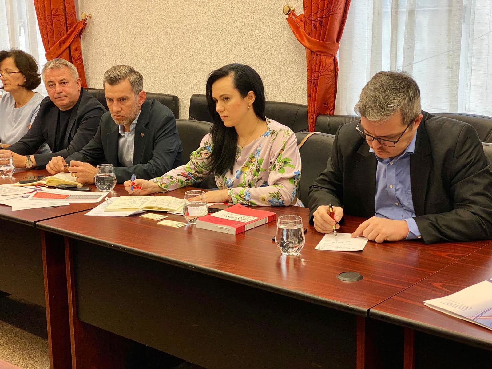 Ministrul Muncii a discutat cu reprezentanţii Camerei de Comerţ Americane în România despre deficitul de forţă de muncă bine calificată