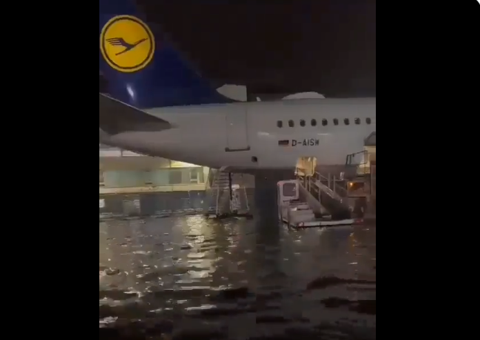 Haos pe aeroportul din Frankfurt, inundat de ploi. Zeci de zboruri au fost anulate – VIDEO