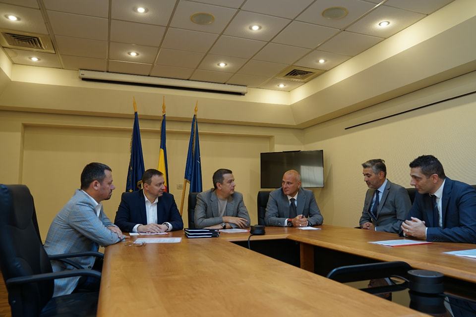 Grindeanu: CNAIR a semnat contractul pentru finalizarea lucrărilor pe Tronsonului 1 al Drumului Expres Craiova – Piteşti. Valoarea contractului este de peste 439 milioane euro, fără TVA, din fonduri nerambursabile