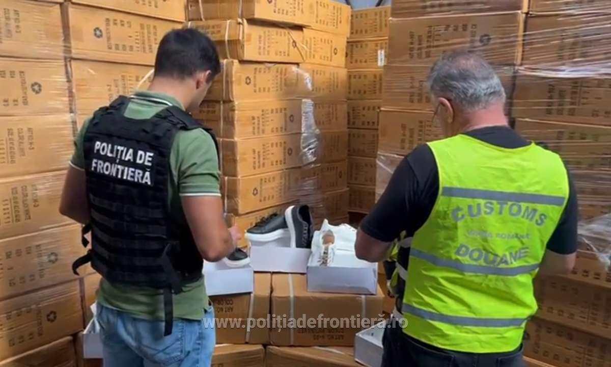 Un transport uriaş de încălţăminte susceptibil contrafăcută, în valoare de peste 6,4 milioane de euro, descoperit de poliţiştii de frontieră în Portul Constanţa