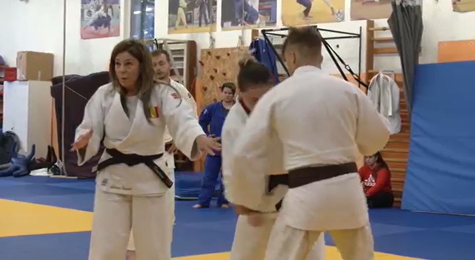 Faceți cunoștință cu „Doamna de Fier” din judo. Adoră kimonoul și rochiile de seară 