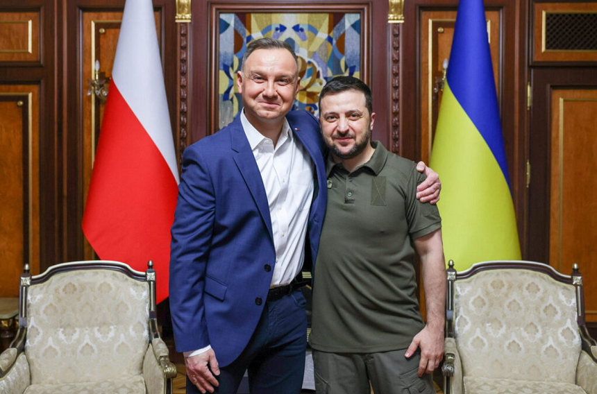 Kremlinul consideră ”inevitabilă” o creştere a tensiunilor între Kiev şi aliaţii săi europeni, pe fondul disputei Varşoviei cu Kievul privind exportul cerealelor ucrainene. ”Este inevitabil. Iar noi ne continuăm în paralel operaţiunea militară specială”, spune Peskov