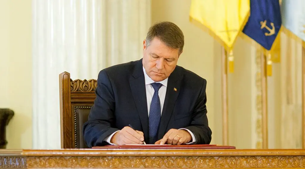 România are 6 noi ambasadori. Klaus Iohannis a semnat decretele