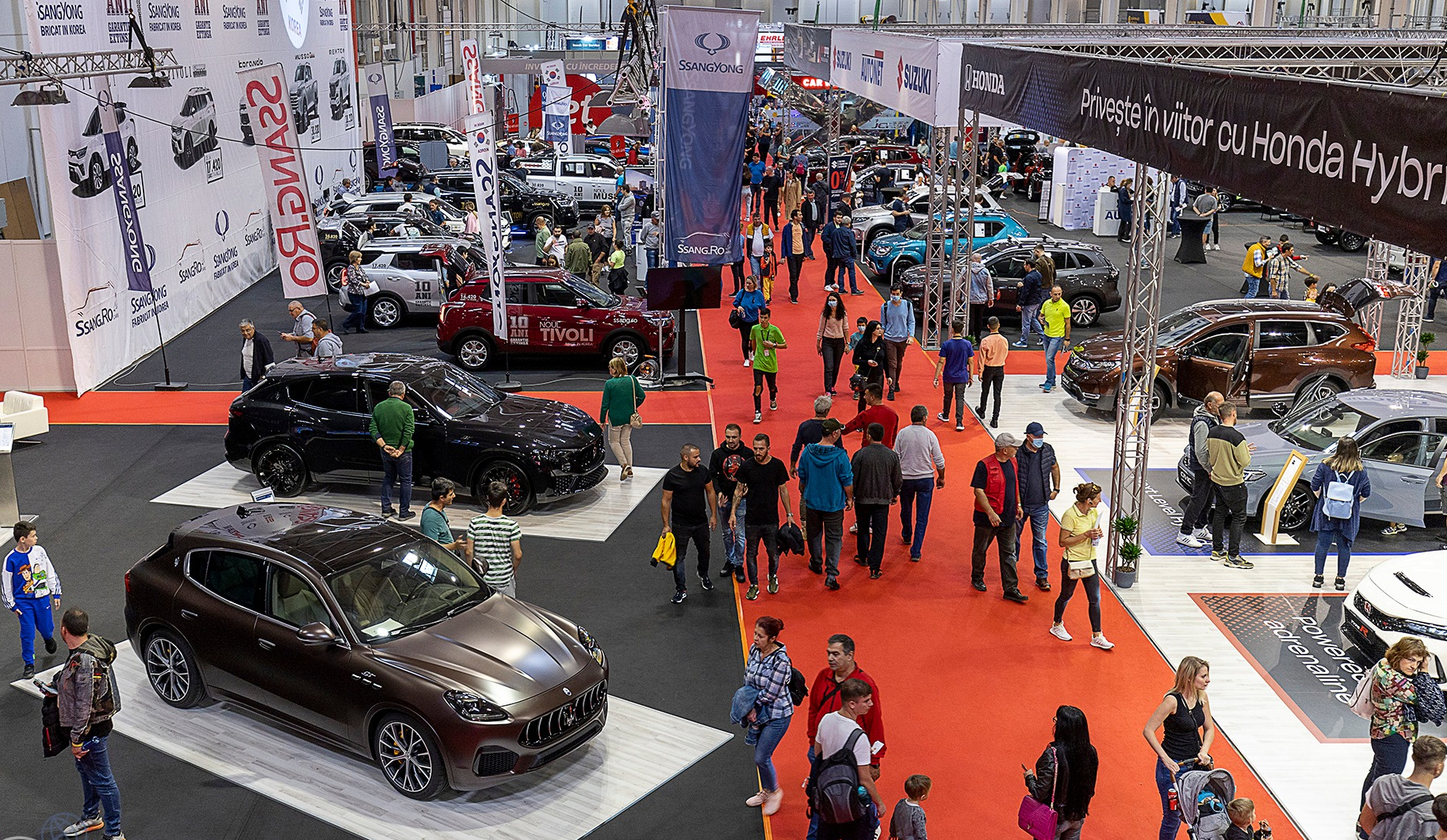 Salonul Auto București 2023 și-a deschis porțile. Sute de premiere auto și modele concept pot fi admirate de azi la Romexpo