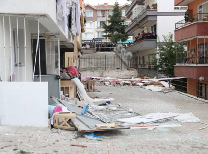 Atac terorist la Ankara, în fața sediului Poliției! Atentatul, comis de doi atacatori. Unul s-a ”detonat”, celălalt, ”neutralizat”. Doi poliţişti, răniţi