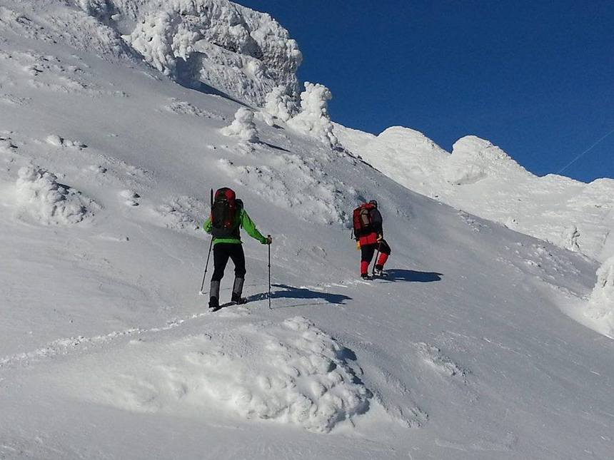 Avertizare de avalanșă, de 1 Decembrie, în zona montană din Argeș. „Turiștii să rămână în zona cabanelor”