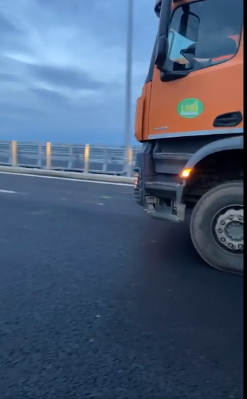 Secretar de stat în Ministerul Transporturilor: Au început testele pentru darea în trafic a primului tronson din Autostrada Bucureştiului A 0 / 8 camioane încărcate cu 40 tone fiecare fac verificările în trafic – VIDEO