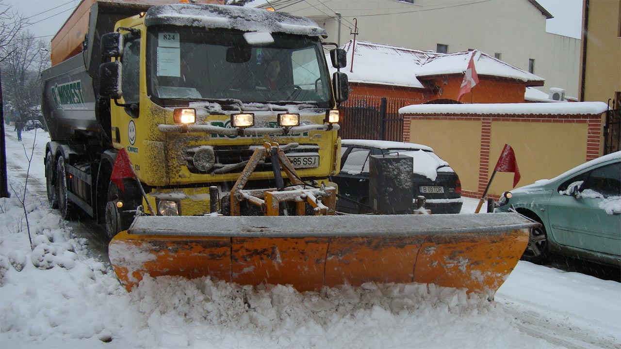 Ninsori puternice în județul Gorj. S-a depus un strat consistent de zăpadă