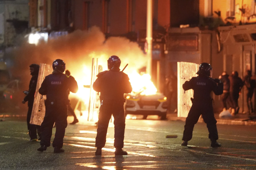 Incidente la Dublin după un atac soldat cu cinci răniţi, inclusiv trei copii, în faţa unei şcoli