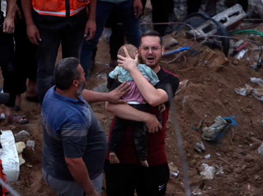 10.000 de palestinieni, jumătate dintre ei copii, au murit în ultima lună. Scaunul lui Netanyahu se clatină