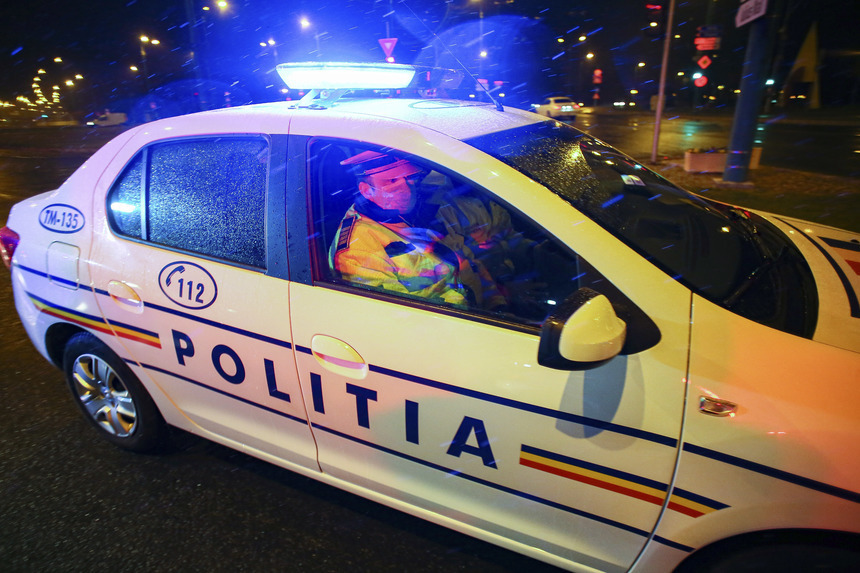 Trei bărbați au furat o cutie dintr-o mașină parcată în Ploiești. Paguba, de peste 100.000 de euro