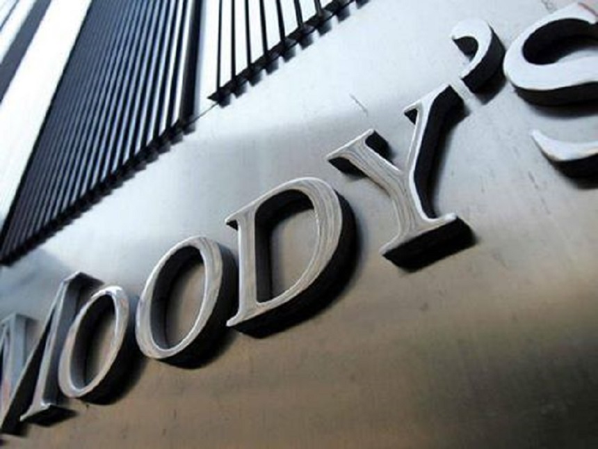 Moody’s şi-a redus perspectiva privind ratingul de credit al SUA de la ”stabilă” la ”negativă”, nemulţumind Washingtonul