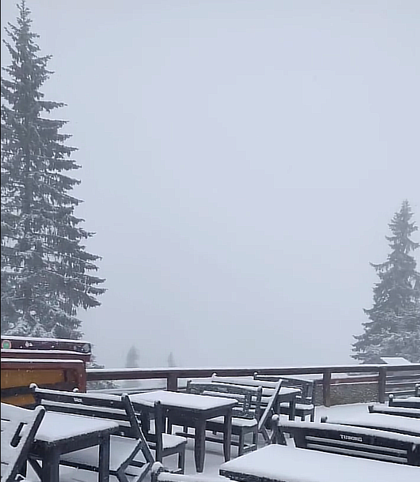 Ninge acum în Poiana Brașov. Avem imagini de poveste de acolo