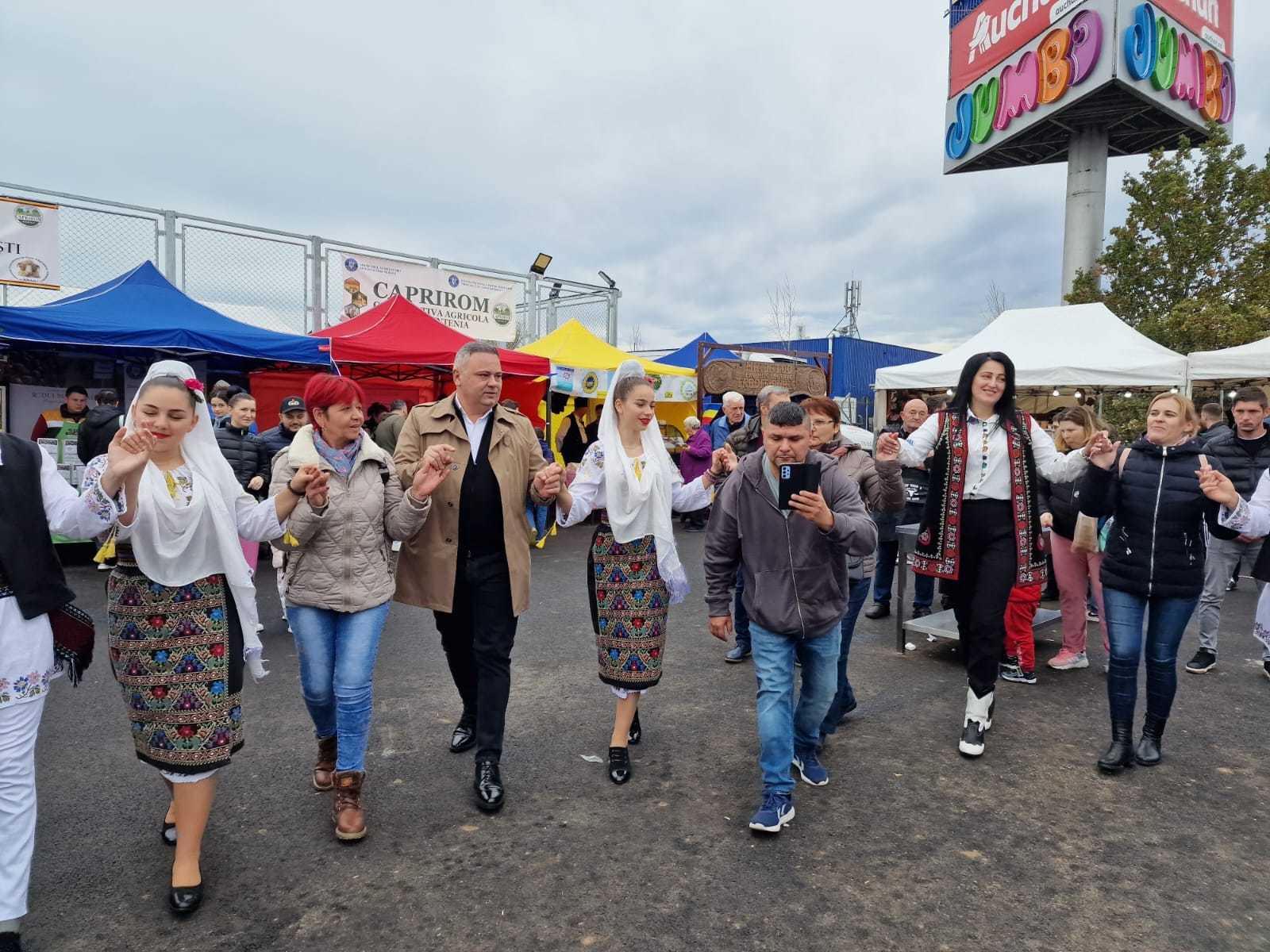 Florin Barbu, la Târgul „Poftim, din România!”, organizat de Primaria Sectorului 4, în parteneriat cu MADR: Cumpăraţi româneşte şi sărbătoriţi româneşte!