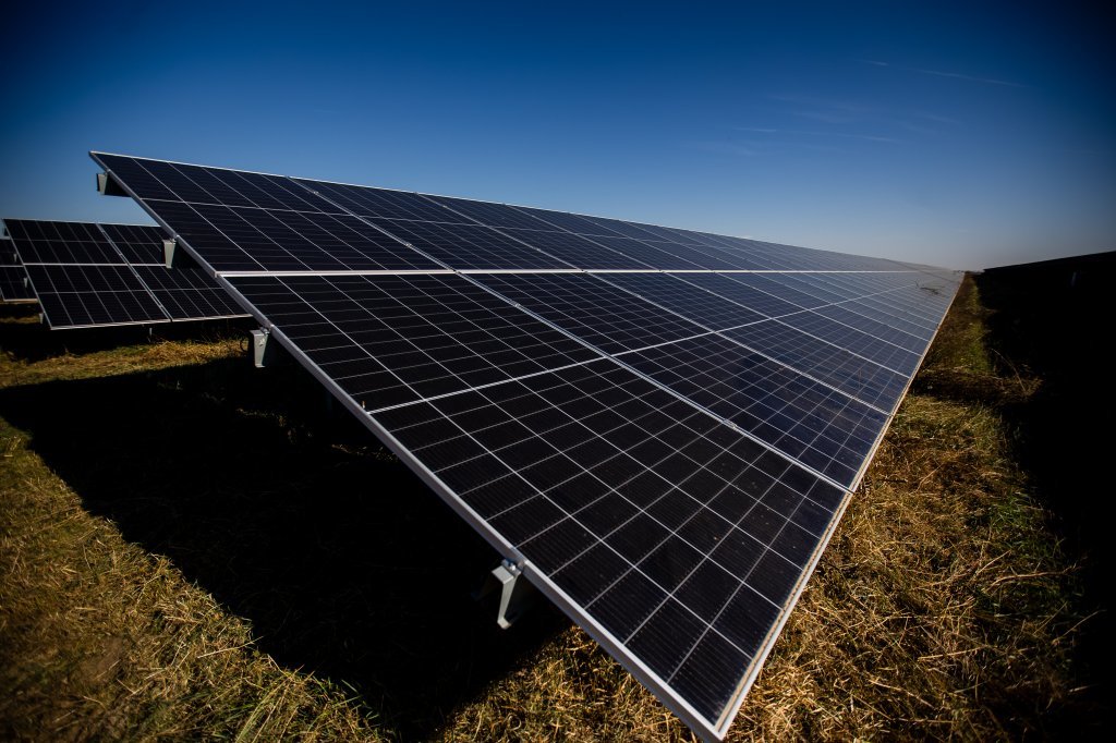 BRD a acordat Vrancart Adjud un credit de 16 milioane euro pentru construirea unui parc fotovoltaic cu o putere instalată de 20,5 MW