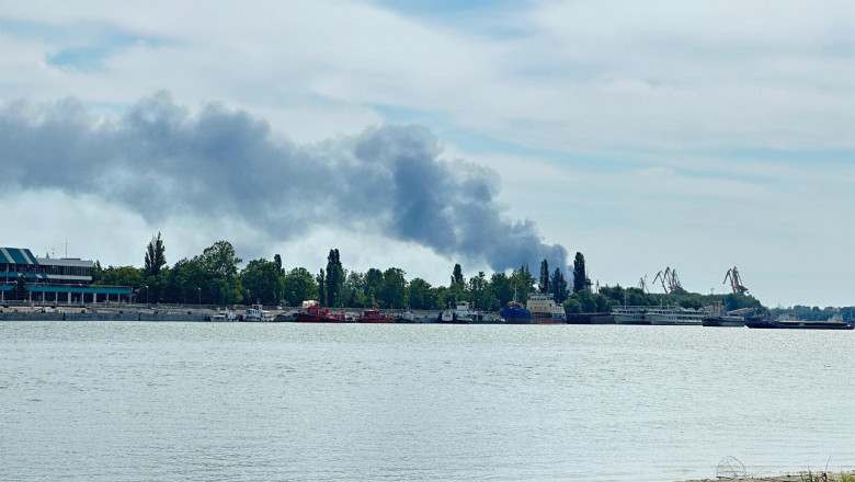 Rusia a bombardat trei porturi ucrainene la granița cu România. Anunțul MApN