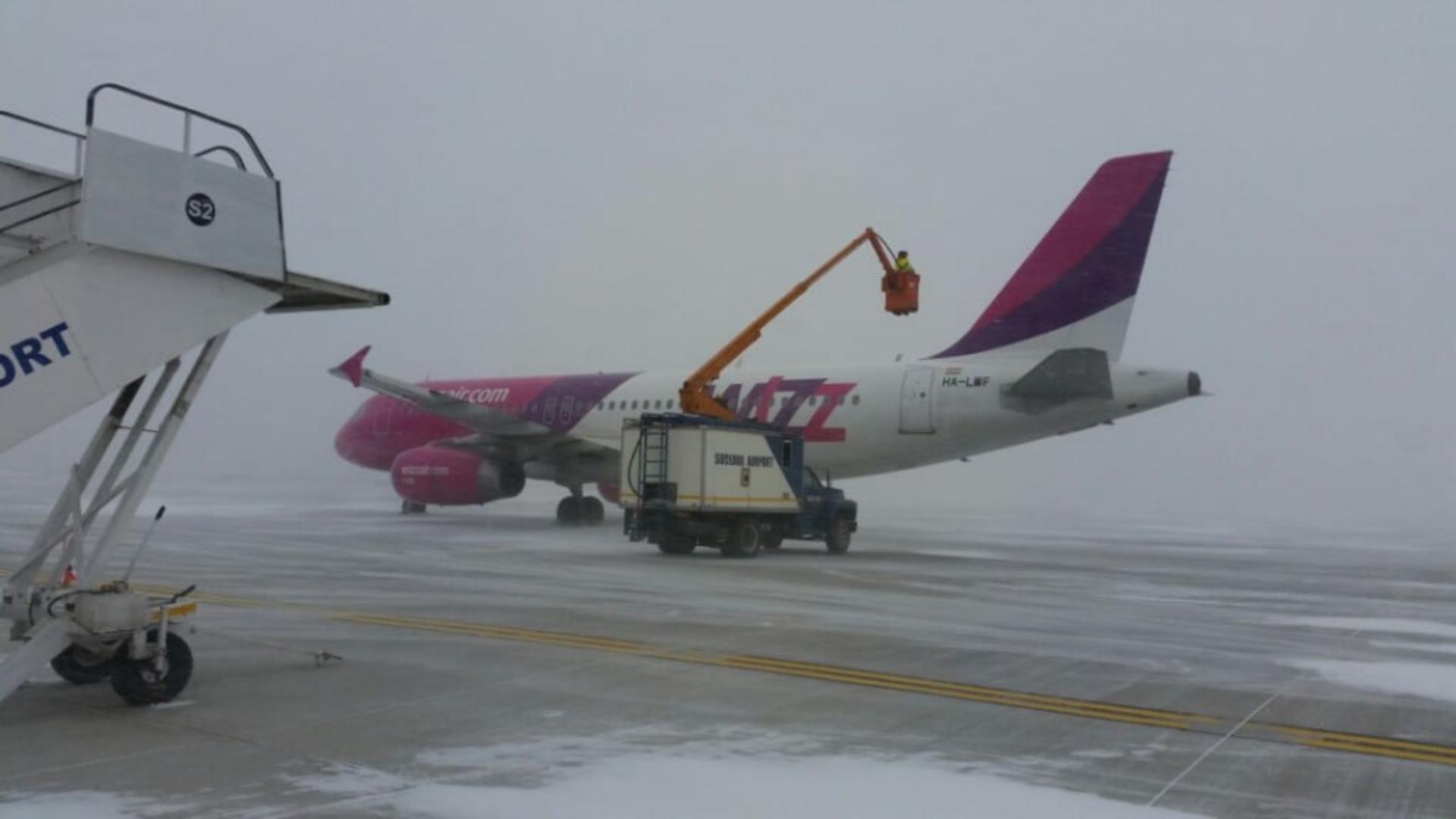 Două avioane care urmau să aterizeze la Iaşi au fost redirecţionate către Aeroportul Suceava