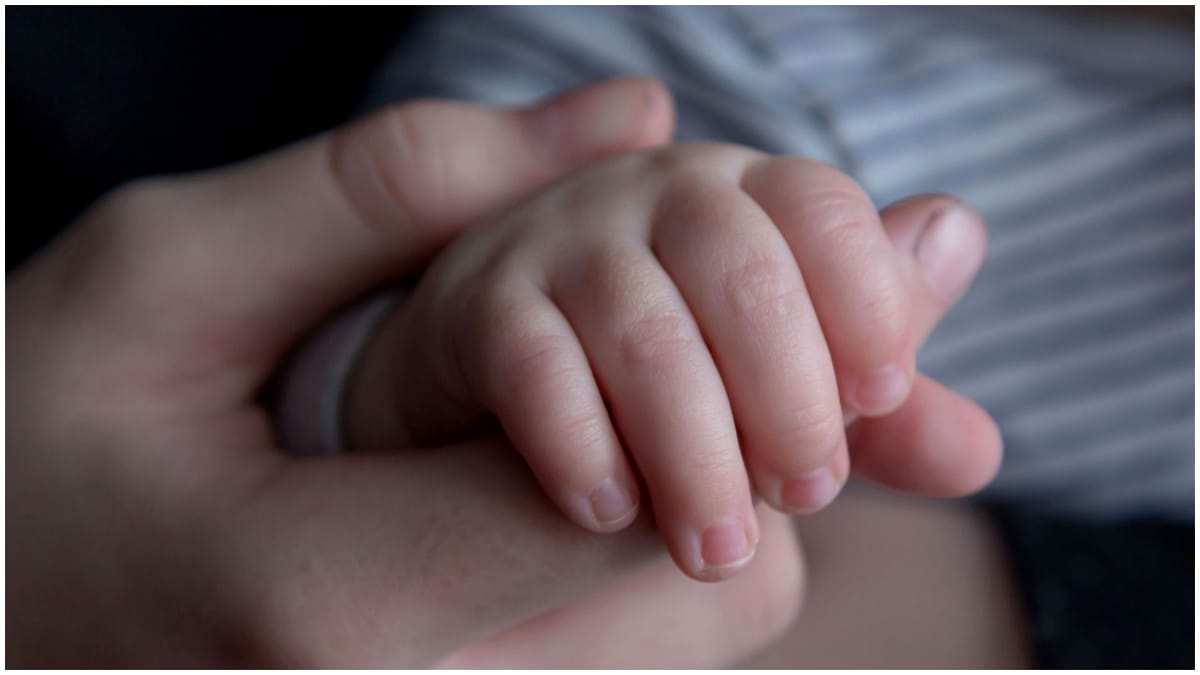 Bebeluș cu două capete, născut de o moldoveancă. ”Mi-au spus că o să am gemeni”