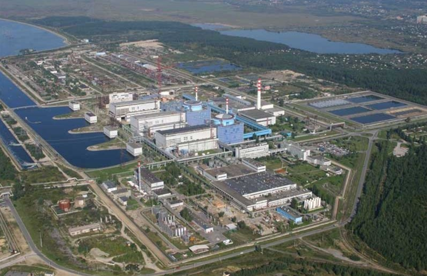 Ucraina vrea să construiască, începând din 2024, patru reactoare suplimentare la centrala Nucleară Hmelniţki, două de concepţie sovietică VVER-1000, şi două americane de tip AP1000 cu Westinghouse. Kievul vrea să compenseze pierderea Centralei Nucleare Zaporojie