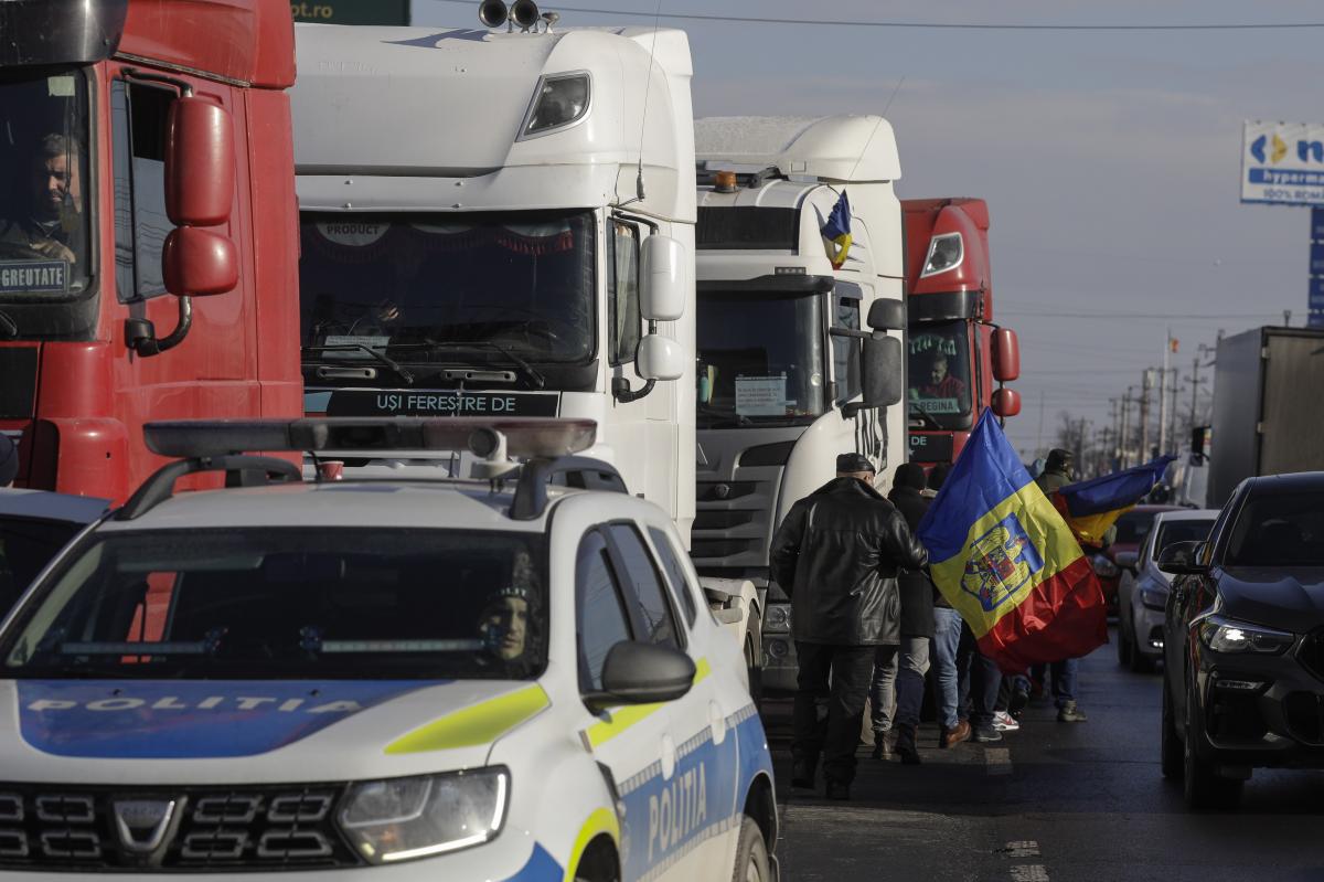 Sindicatul Europol: ”Ne-au pus politicienii să fugărim fermierii și transportatorii. Să le blocăm accesul pe drumurile publice”