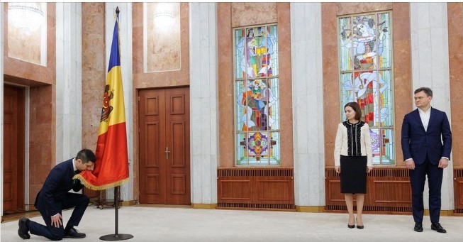 Noul ministru de externe de la Chişinău, Mihai Popşoi, a depus jurământul. Primele declarații ale Maiei Sandu